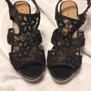 American Eagle Wedges with lace